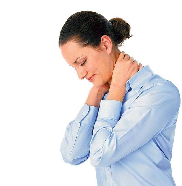 Headache in a woman due to thoracic osteochondrosis